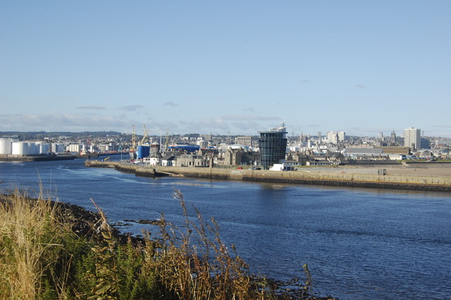 Entrance to Aberdeen Harbour