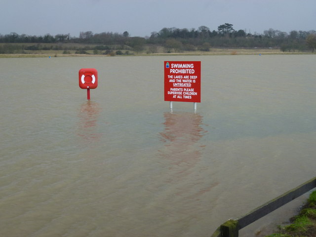 Rescue ring needs rescuing from Gunwade Lake