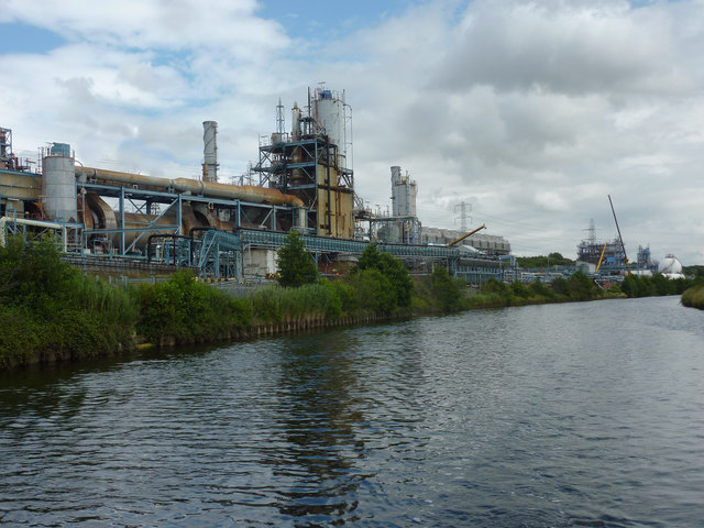 Rocksavage power station from the river Weaver