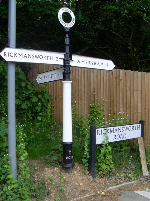 The Signpost at Chorleywood (2)