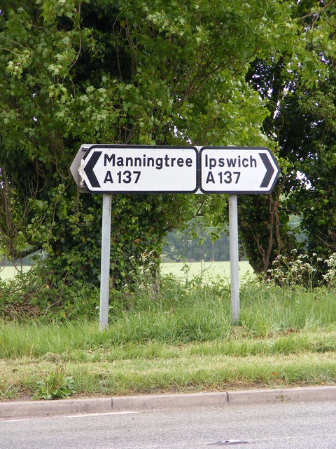 Roadsigns on the A137