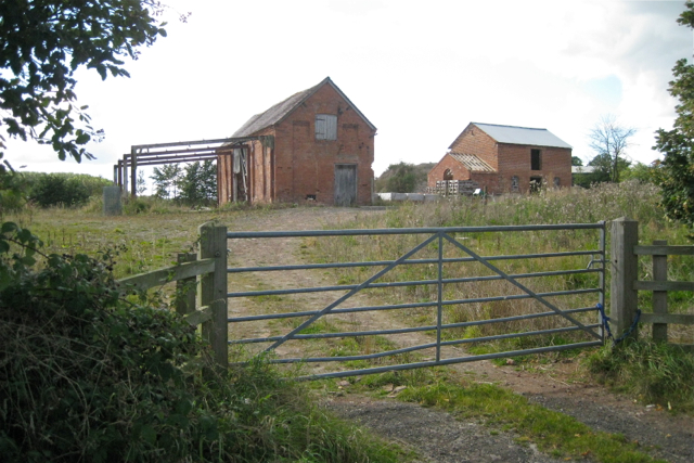 Farm buildings, disused and being converted, maybe, Danzey Green