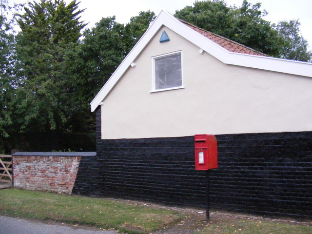 Mill Green Postbox