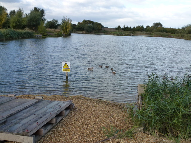 Private fishing pit near Sawtry