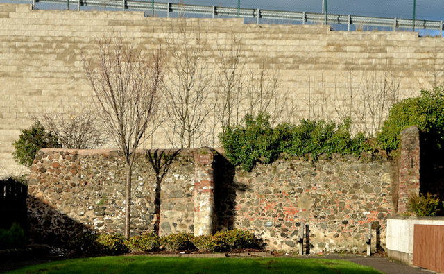 The town wall, Carrickfergus (8)