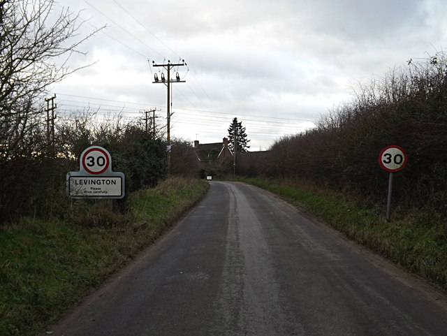 Entering Levington Village on Bridge Road