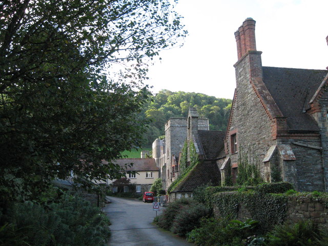 To the main entrance 3 - Lee Abbey, North Devon