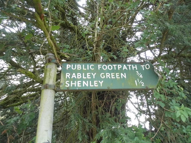 Footpath fingerpost on Deeves Hall Road, Ridge