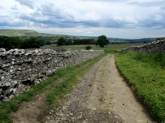 Walled Track descending to Thornton Rust