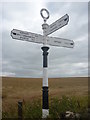 NT5770 : East Lothian Landscape : ELCC Fingerpost At Chesters Crossroads by Richard West