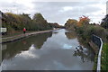 SP3064 : Jogging along the edge of the  Grand Union Canal, Leamington Spa by Jaggery