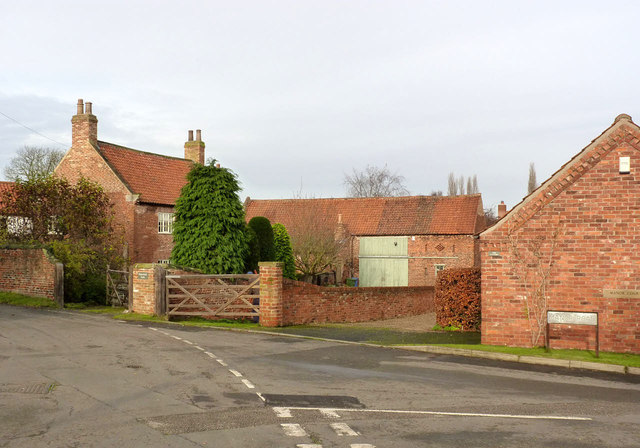 Homefield Farmhouse and barn range