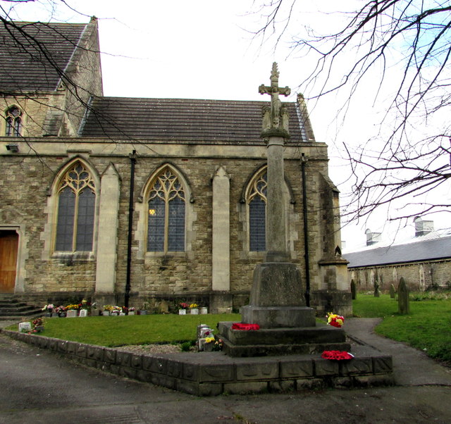 Stone cross in the churchyard of St Mark the Evangelist, Swindon