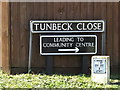 TM2784 : Tunbeck Close sign by Geographer