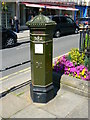 SU9676 : Penfold replica postbox, High Street, Windsor, Berkshire by Brian Robert Marshall