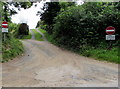 SS0197 : Bilingual no entry sign, Freshwater East by Jaggery