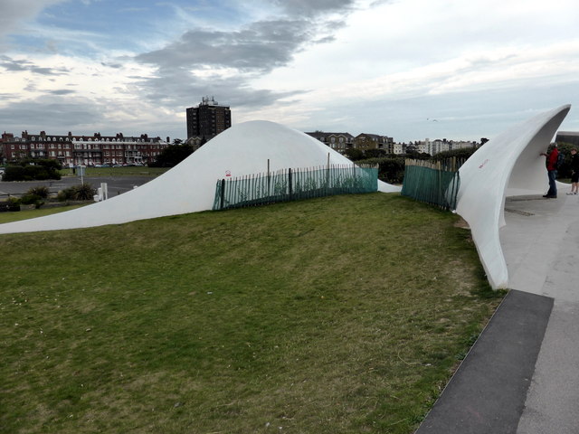 Sheltered seating area by Flanagan Lawrence, Littlehampton