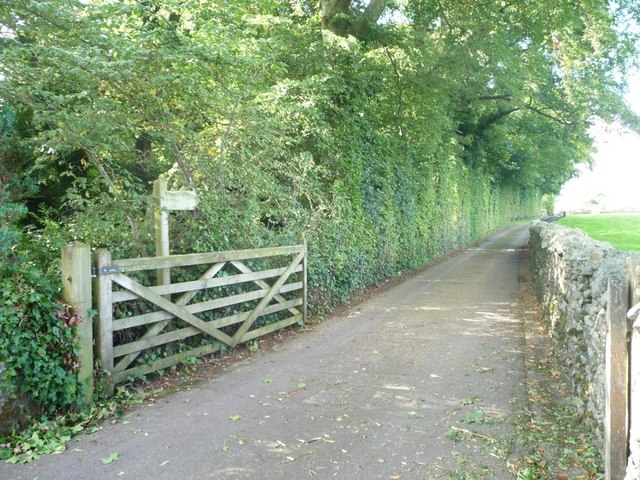 Public footpath to Mill Moor