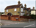 SZ5891 : Old-style and new-style Wray Street name signs, Ryde by Jaggery