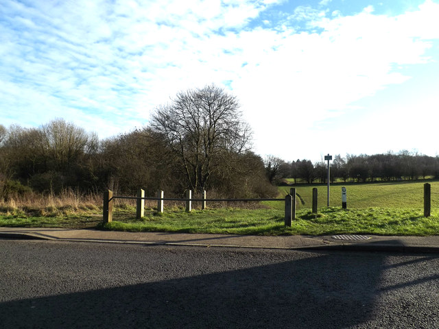 Access off Walkers Road on Harpenden Common