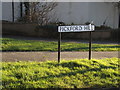 TL1415 : Pickford Hill sign by Geographer