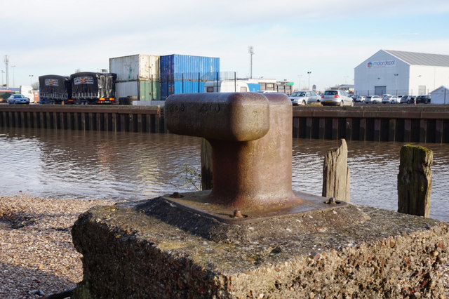 Mooring Bollard at Hessle Haven