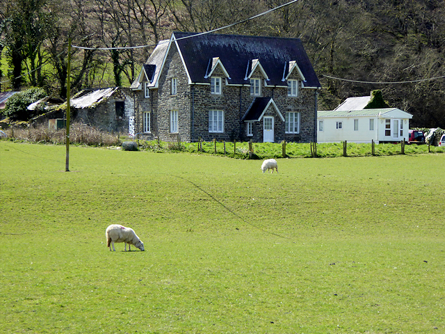 Rhiwarthen-uchaf Farmhouse