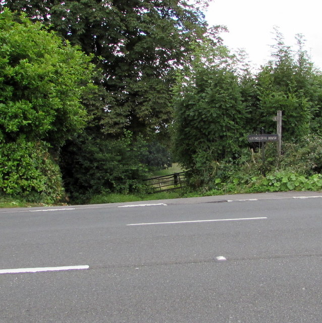 Entrance drive to Heathcliffe House near Castleton