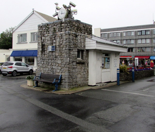 Harbourside bench and clock, Saundersfoot