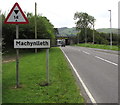 SH7401 : Warning sign - 14' 0" headroom bridge, Machynlleth by Jaggery