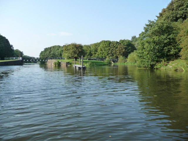 Landing for Newbridge Swingbridge, River Weaver