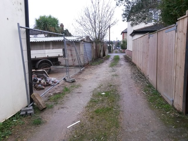 West Southbourne: garages and yards off footpath H11