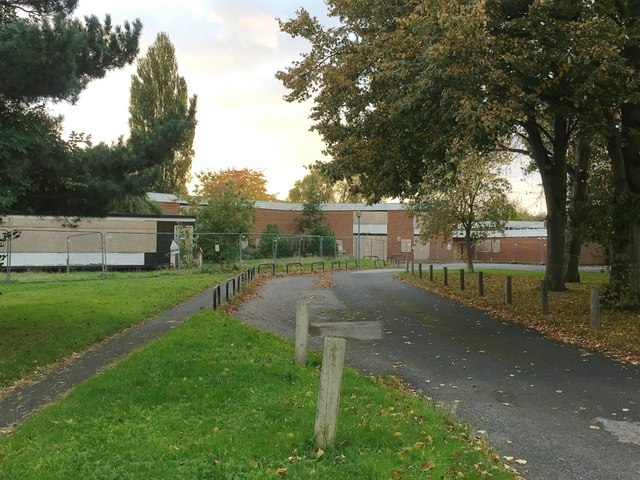 The former Ridgeway School, closed and boarded-up, Montague Road, Warwick