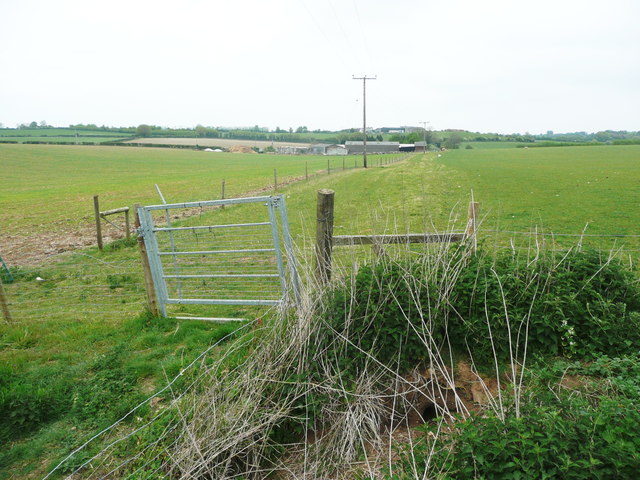 Gate on the bridleway approaching Offley Bottom