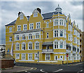 TQ2804 : Seaside mansion block, Hove by Jim Osley