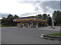 SP7032 : Shell filling station, south of Buckingham by David Smith