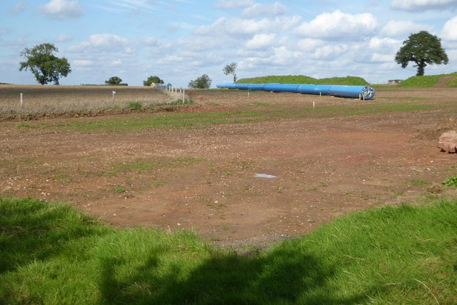 Laying a pipeline near Frankley