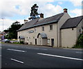 ST2583 : Grade II listed Coach & Horses, Castleton by Jaggery