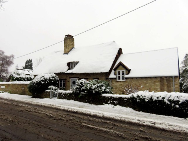 Thatched house on Kennington Road