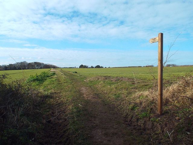 Public footpath, Cley-next-the-Sea