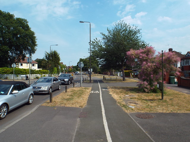 Cycle path on Coombe Lane, near Raynes Park