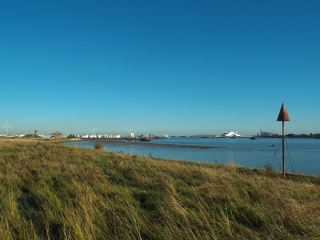 Bank of the Thames near Dagenham