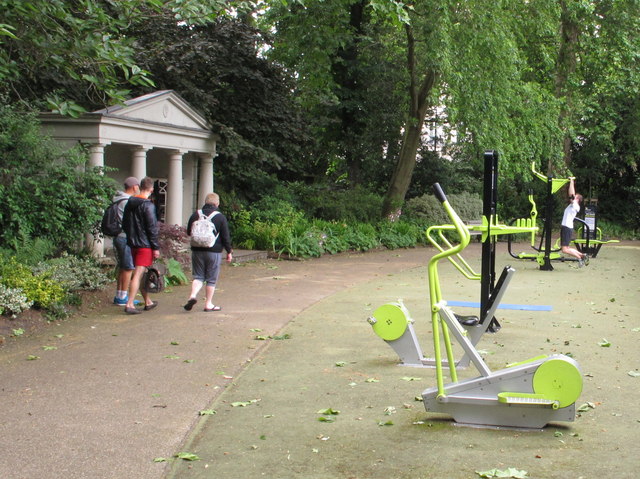 Outdoor gym in Belgrave Square Garden