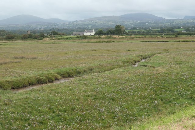 View across Y Foryd to Lleiniau