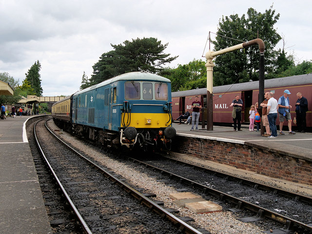 Diesel Electric Locomotive E6036 at Winchcombe