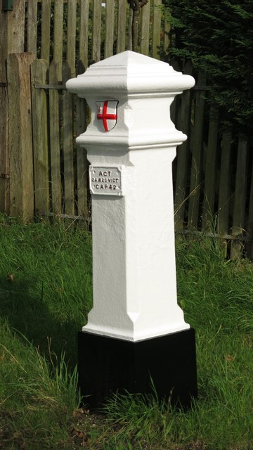 Coal tax boundary post no.51, Potter Street Hill