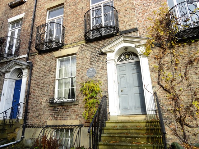 Blue plaque at Greenfield Terrace