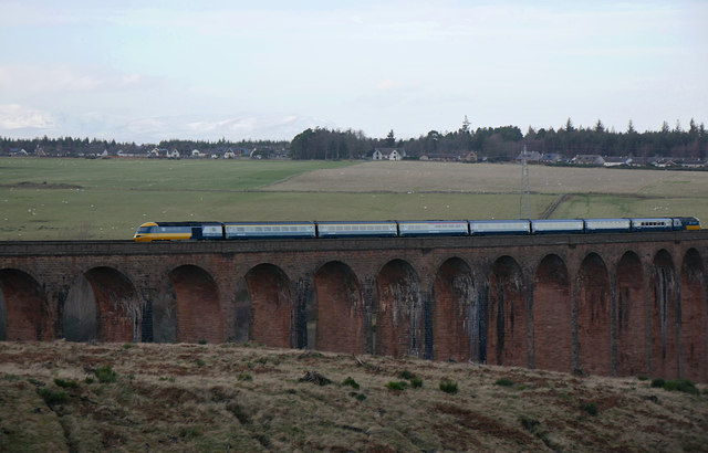 Inter-City 125 HST, crossing Culloden Viaduct