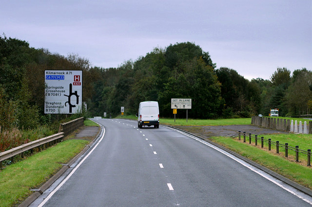 Eastbound A71 approaching Corsehill Mount Roundabout