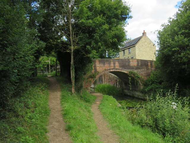 Thames & Severn Canal near South Cerney